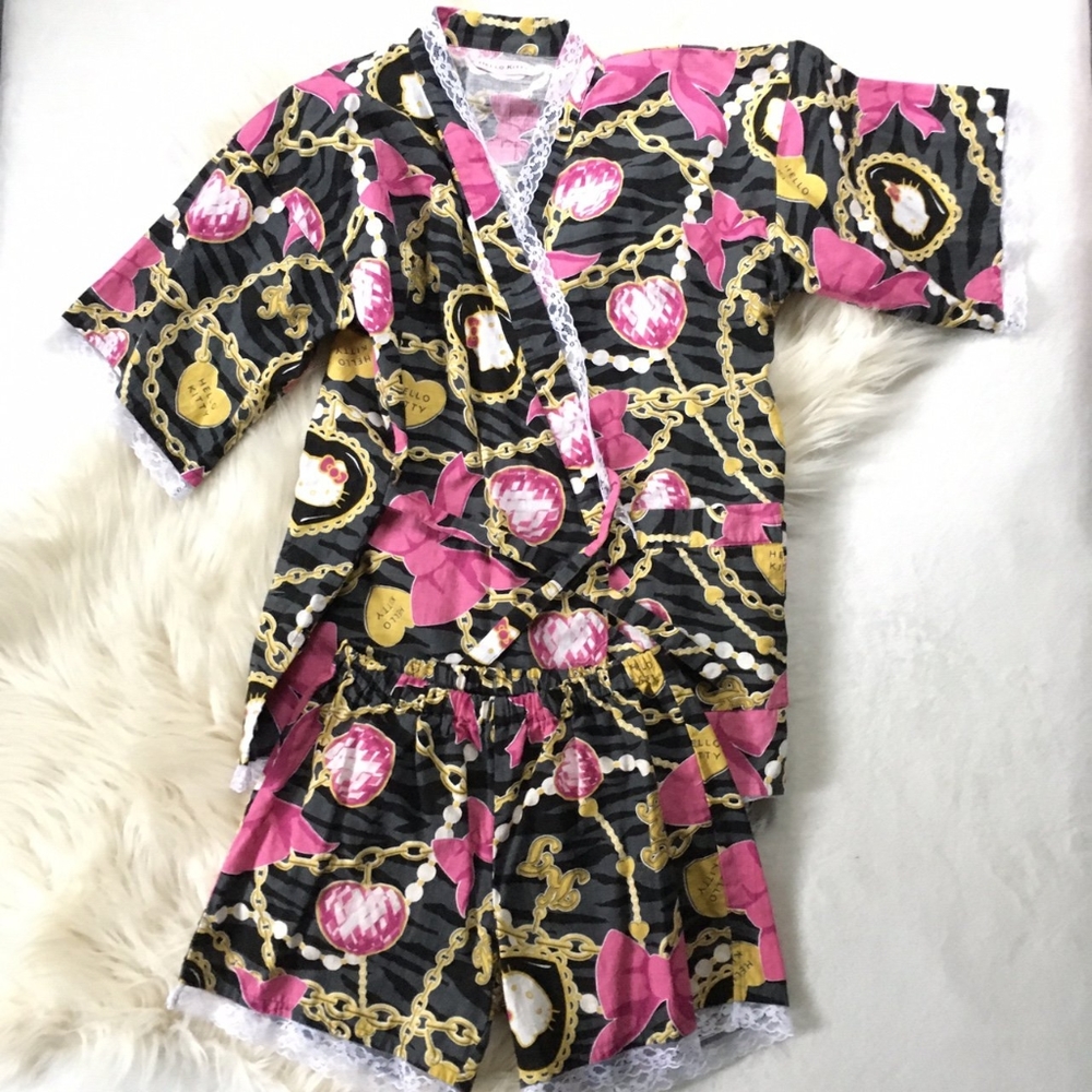 Hello Kitty shorts and robe sleepwear set, small